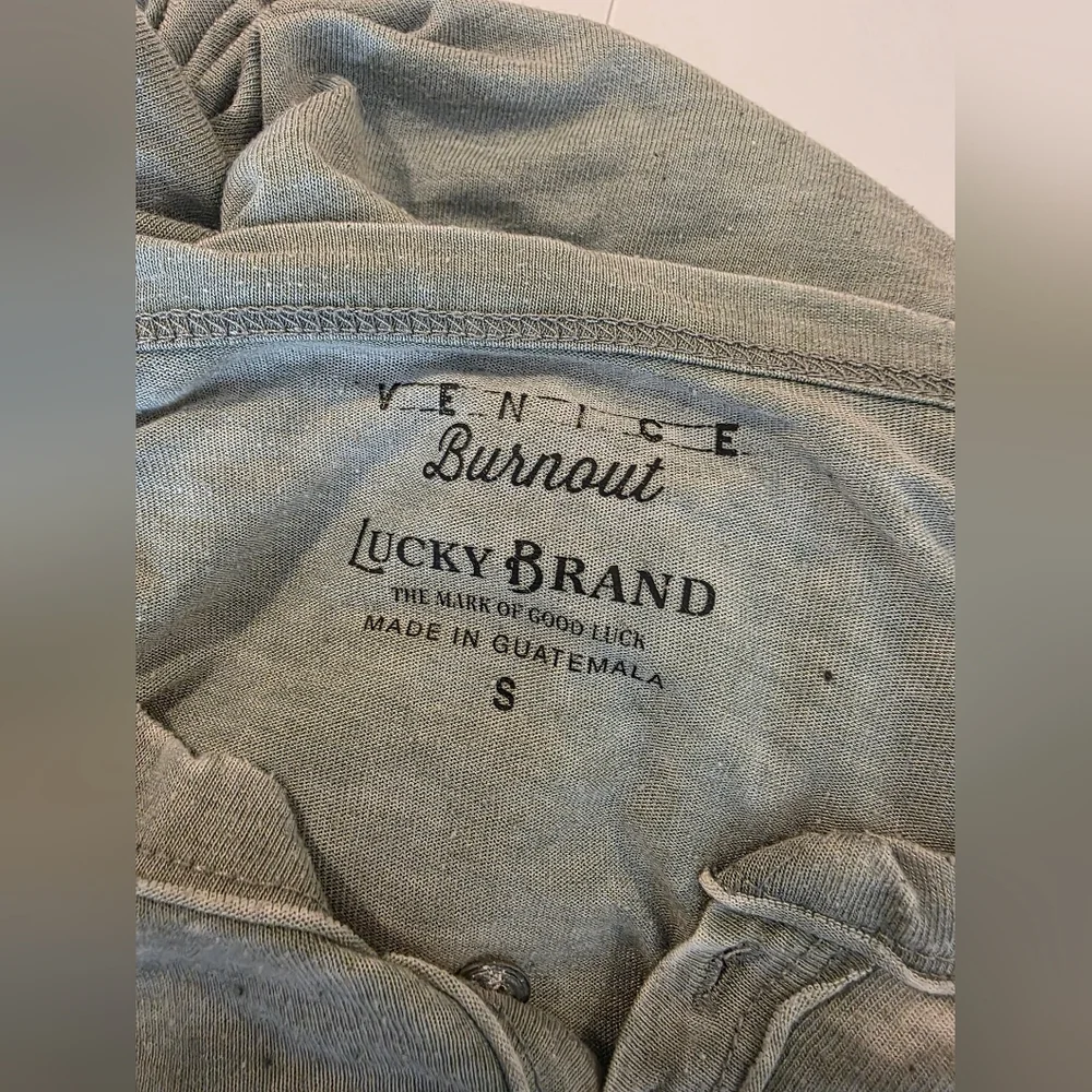 Lucky Brand Venice Burnout Men's Gray Henley T-Shirt Size Small 2684AE - Picture 9 of 10